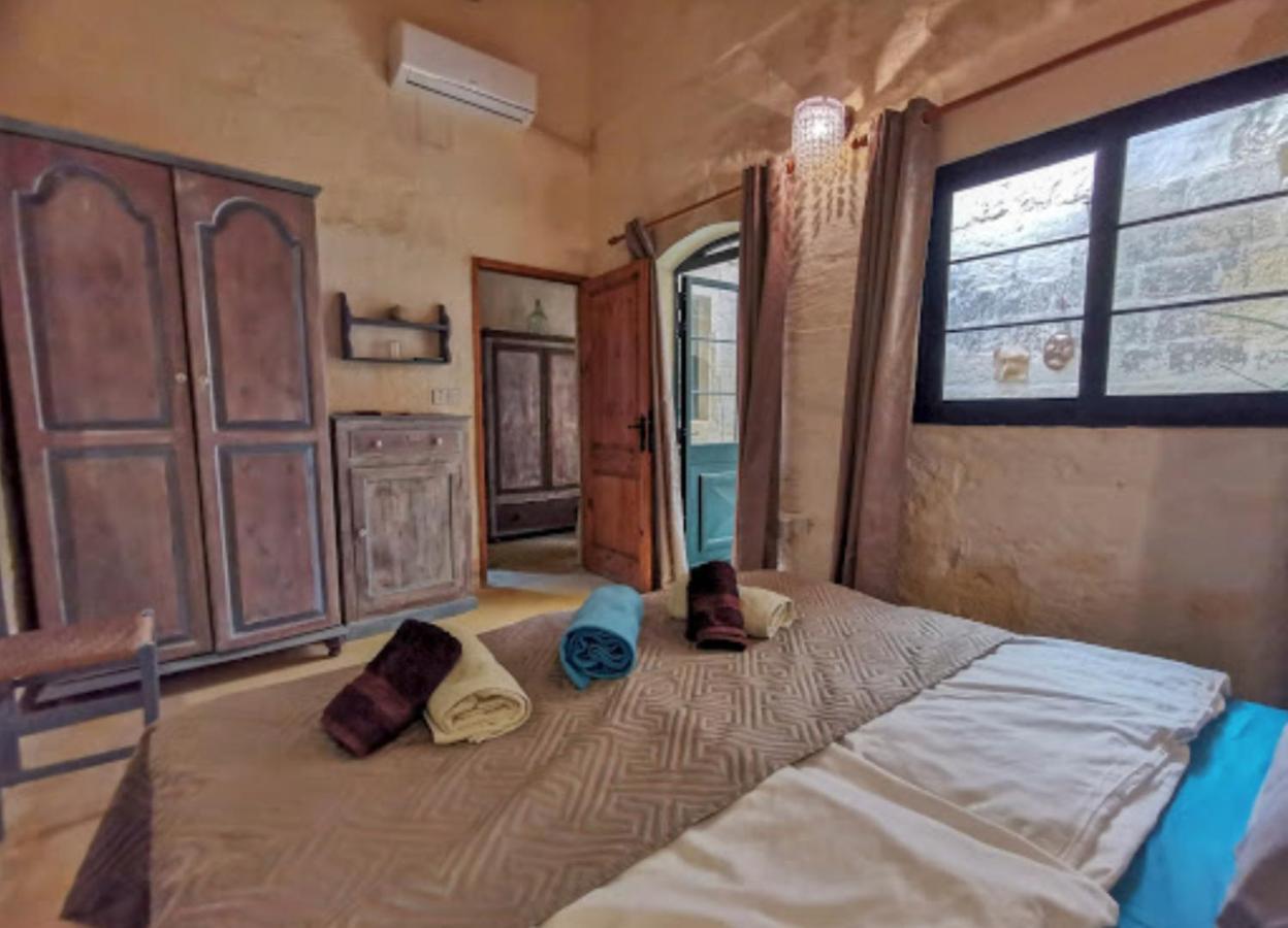 Peaceful Farmhouse Stay With Cozy Yard Għarb Exterior foto